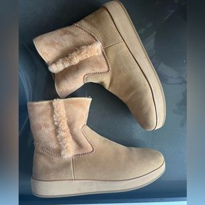 Women’s leather winter boots